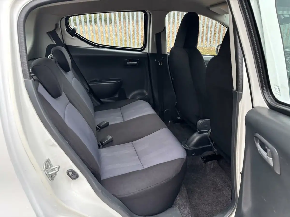 2014-suzuki-alto-10-sz-big-29