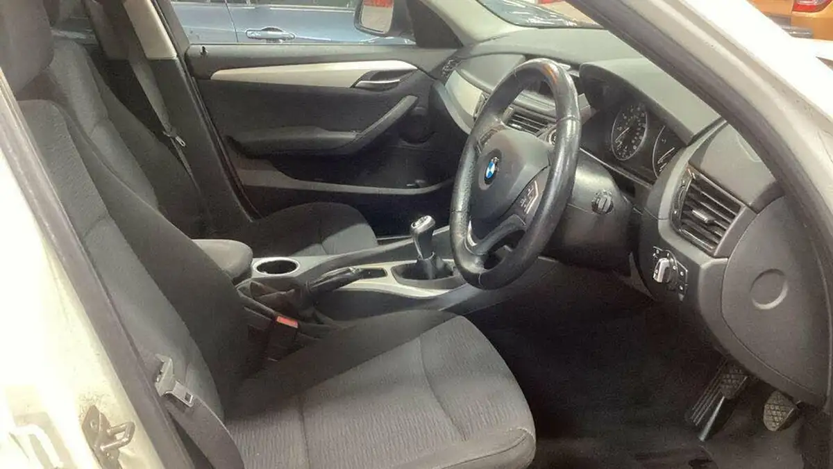 2013-bmw-x1-20td-xdrive18d-se-big-10