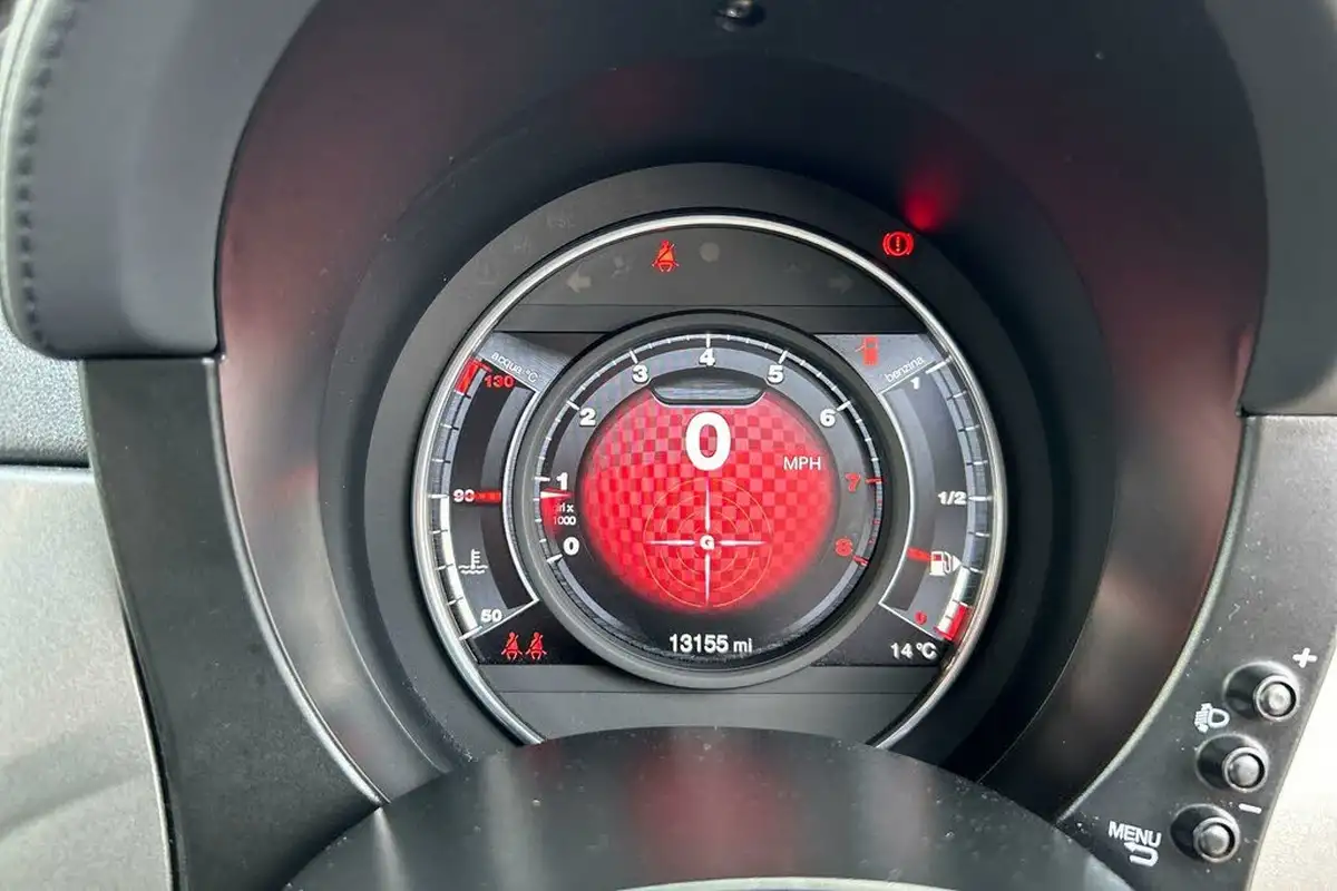 2022-abarth-595-14-tjet-turismo-big-13