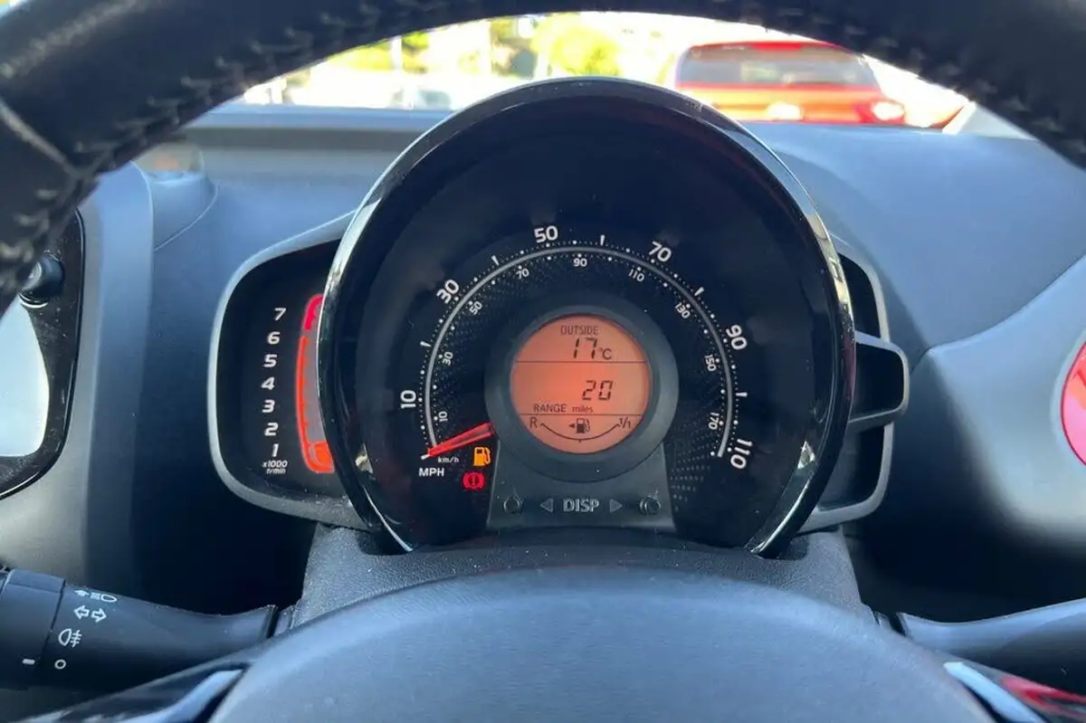 2021-toyota-aygo-10-vvt-i-x-play-tss-big-14