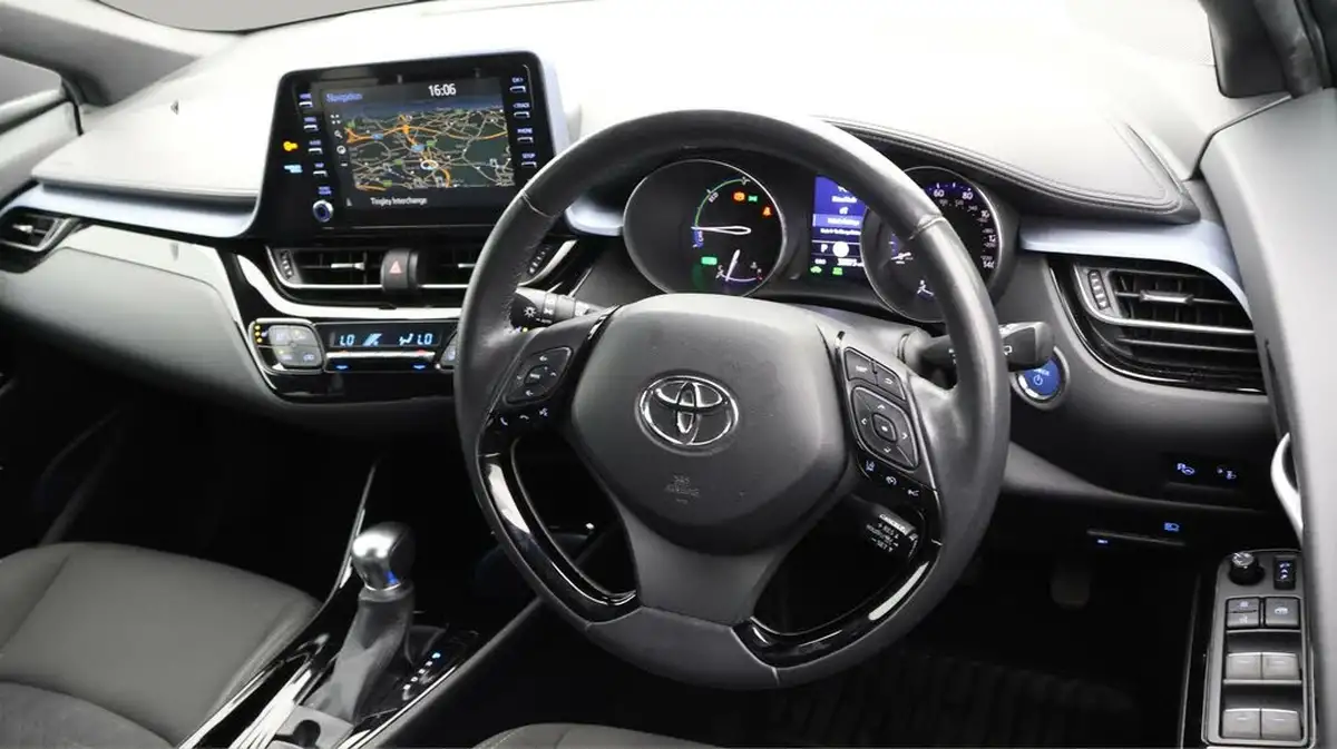 2020-toyota-c-hr-18-vvt-i-design-big-8