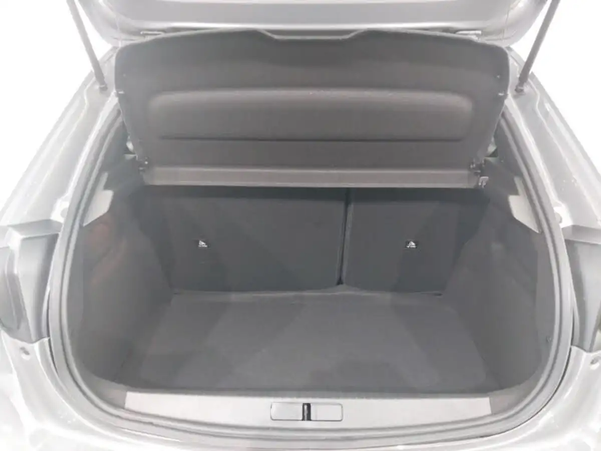 2024-peugeot-208-12-puretech-allure-big-7