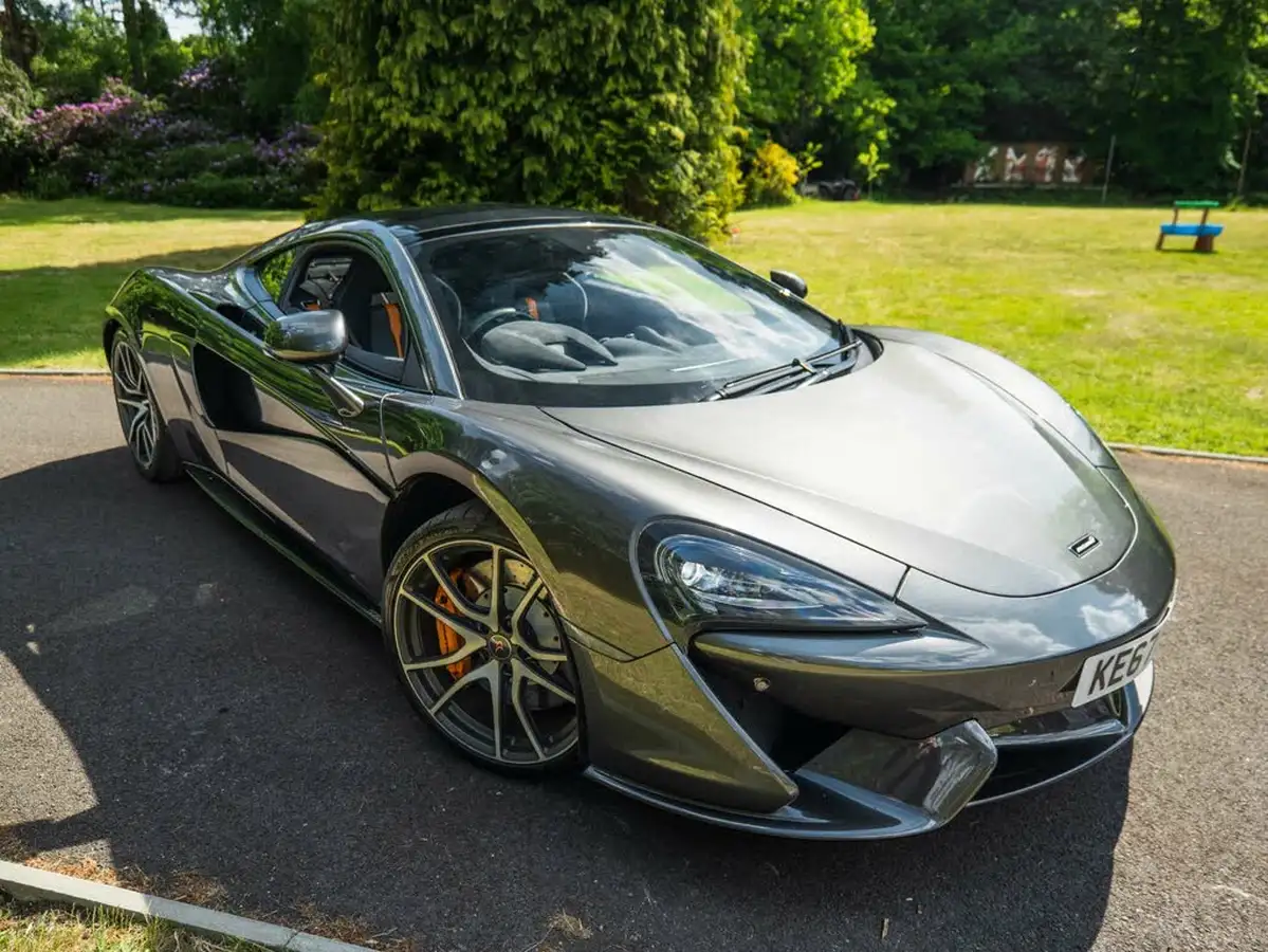 2017-mclaren-570gt-38-big-12
