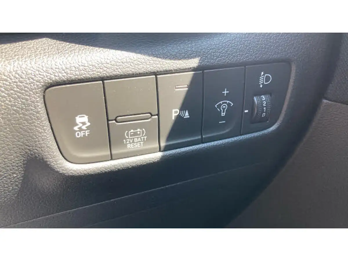 2022-hyundai-kona-16-gdi-premium-big-32