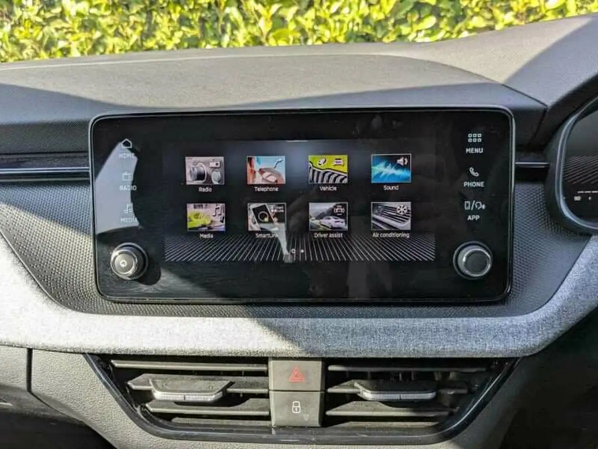 2024-skoda-scala-10-tsi-se-116ps-dsg-big-11