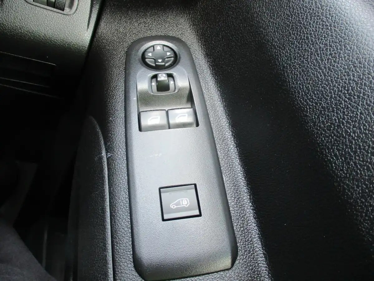 2020-peugeot-partner-15-bluehdi-1000-professional-100ps-eu6dt-panel-big-15