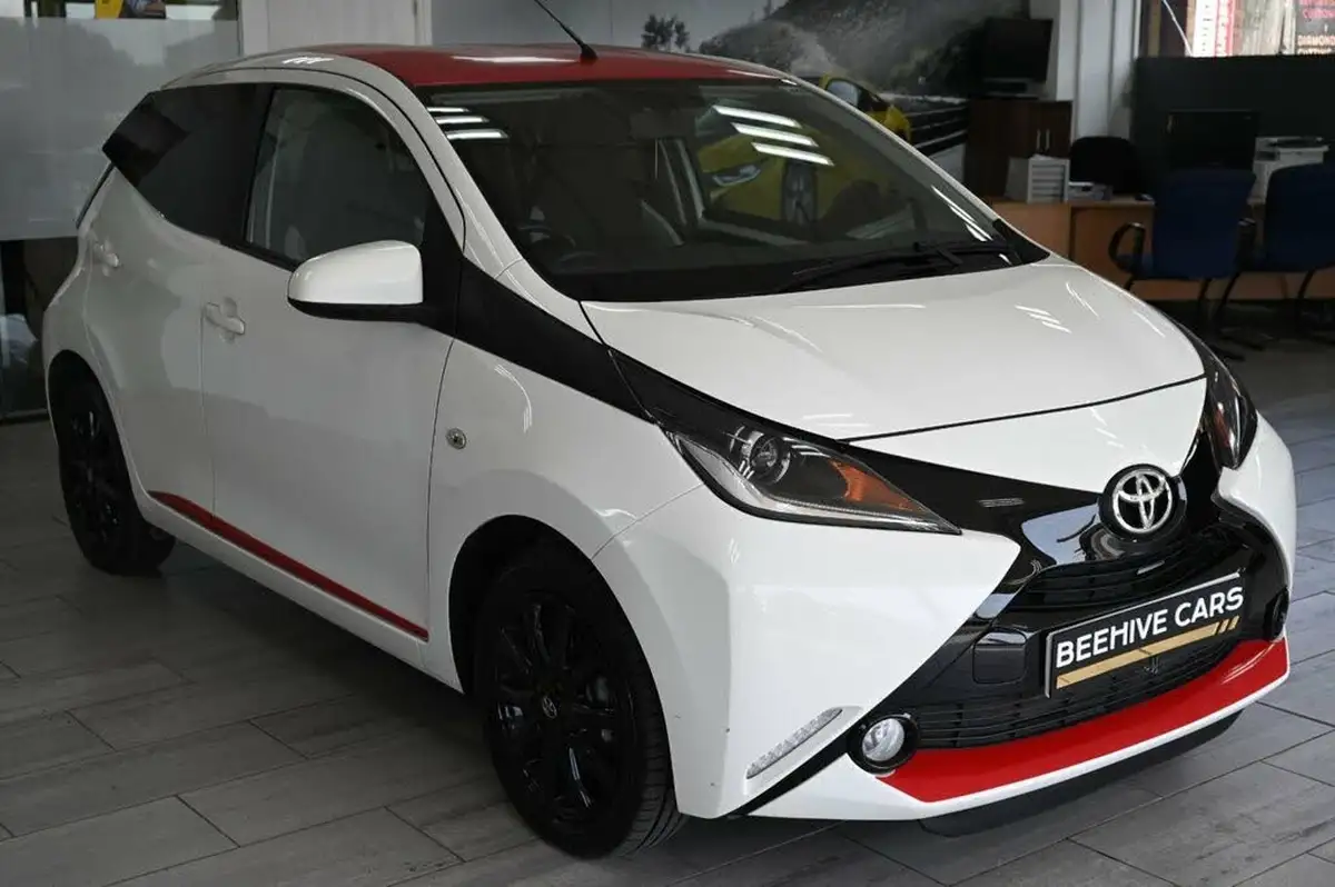 2017-toyota-aygo-10-vvt-i-x-press-71bhp-big-1