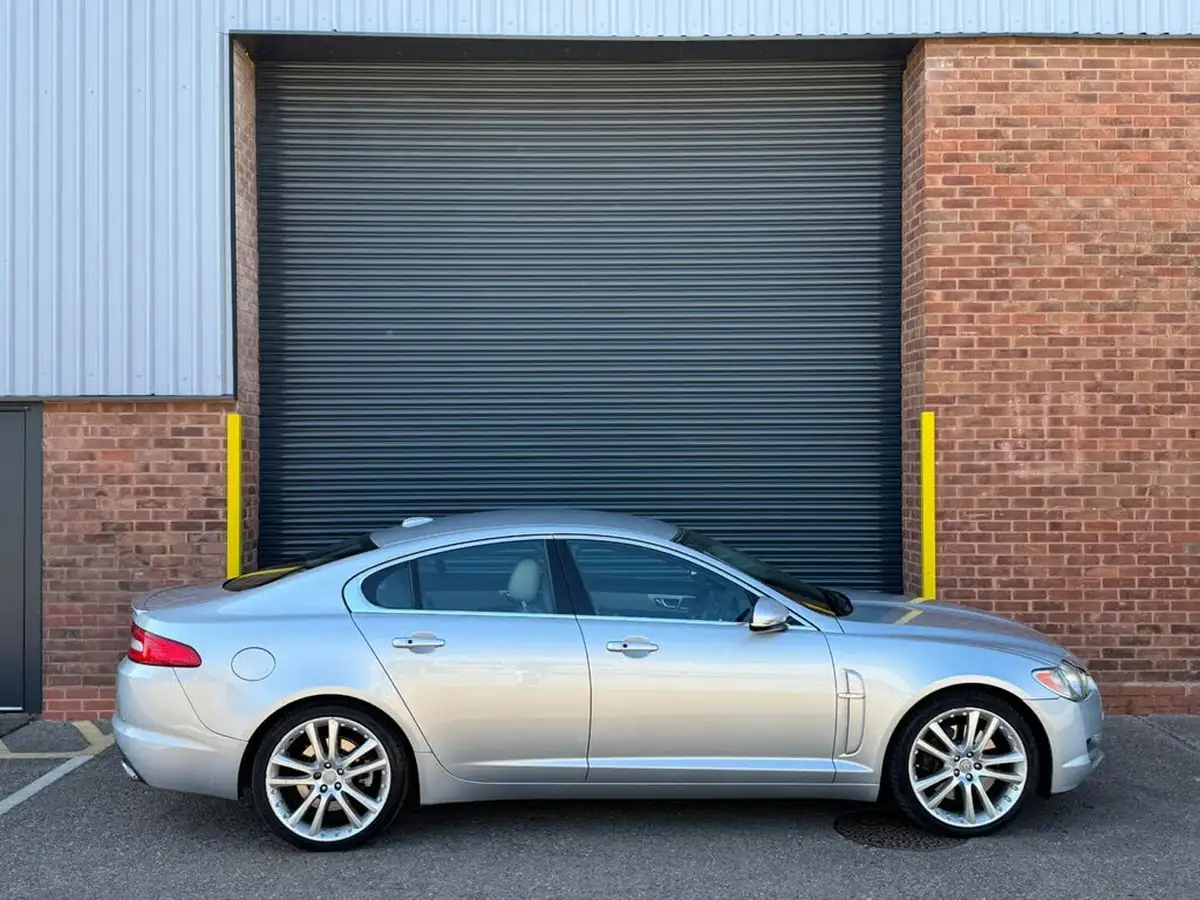 2009-jaguar-xf-30td-s-premium-luxury-big-4