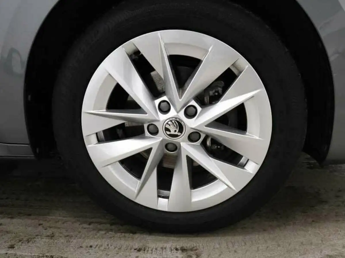 2024-skoda-octavia-15-tsi-e-tec-se-l-hatchback-big-4