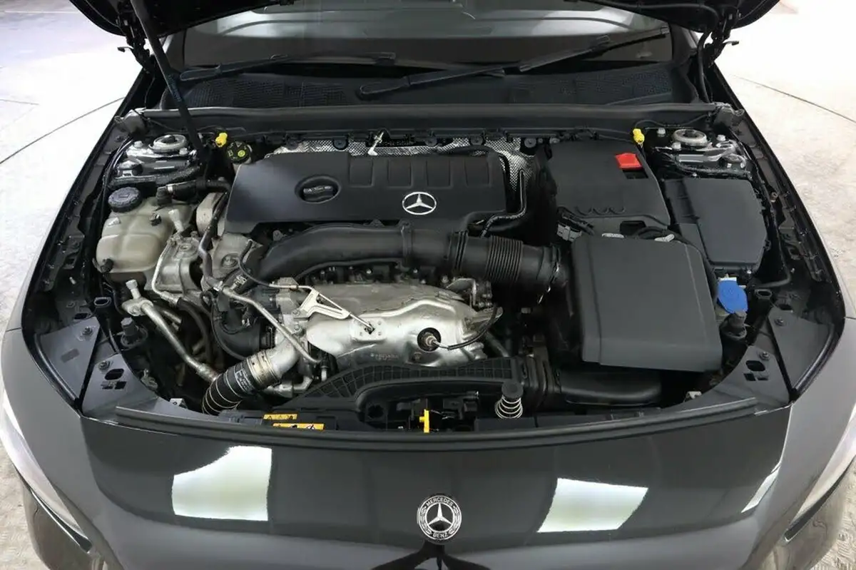 2019-mercedes-benz-a-class-20-a250-amg-line-premium-hatchback-5d-big-24