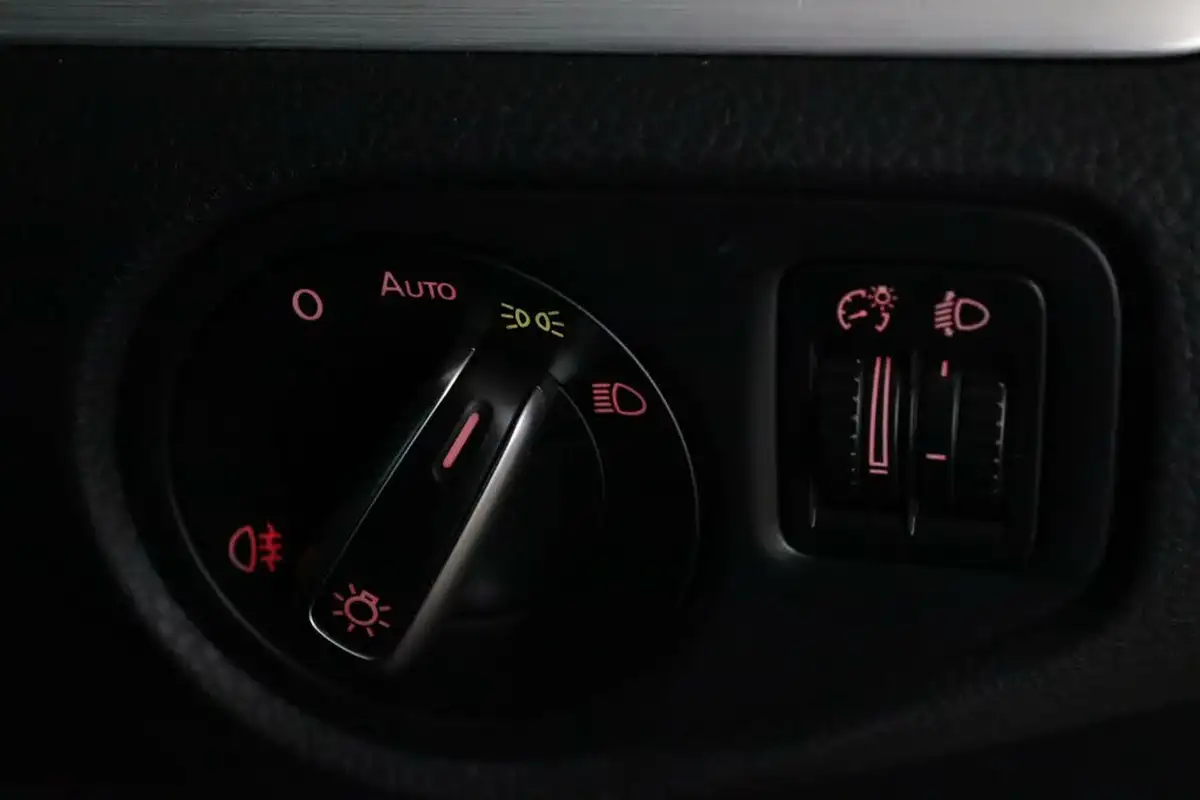 2019-volkswagen-sharan-14-tsi-se-dsg-big-18