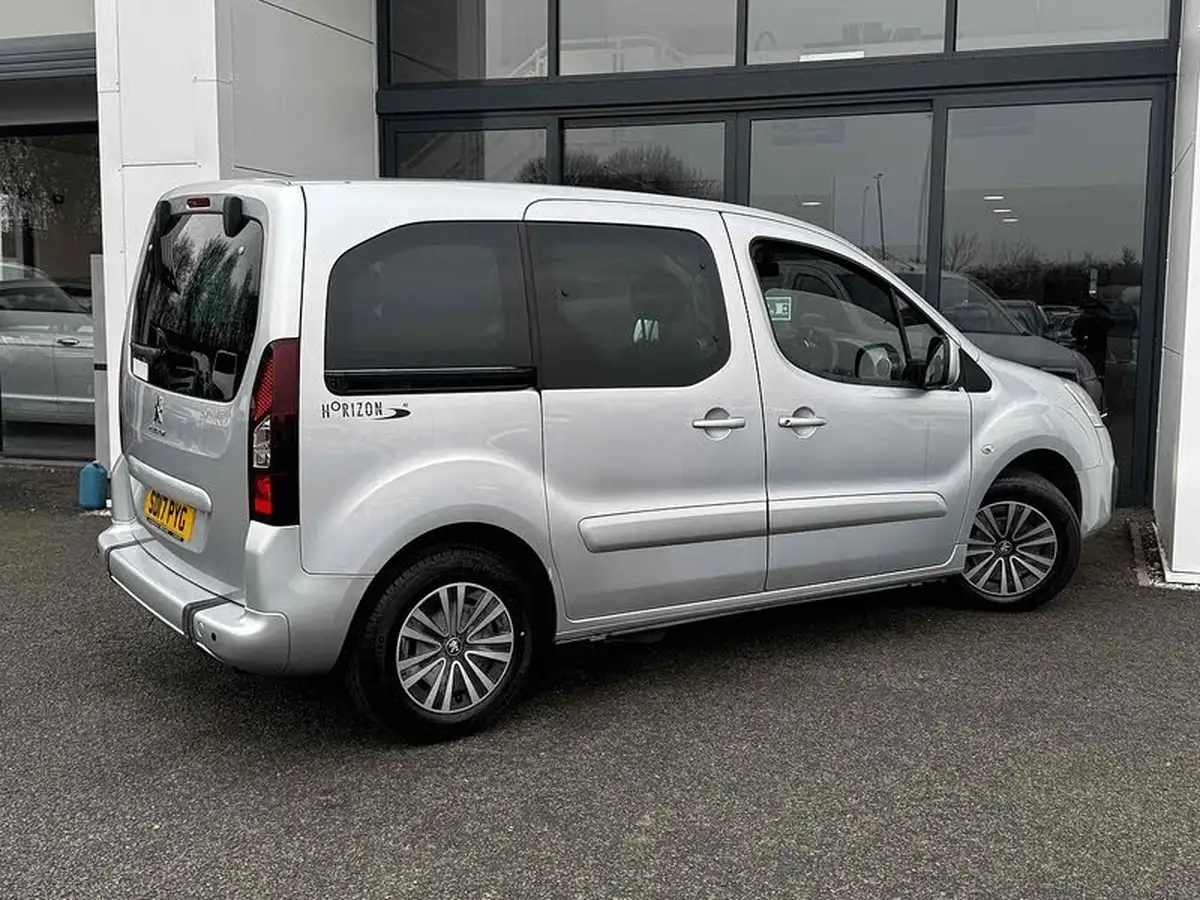 2017-peugeot-partner-big-7