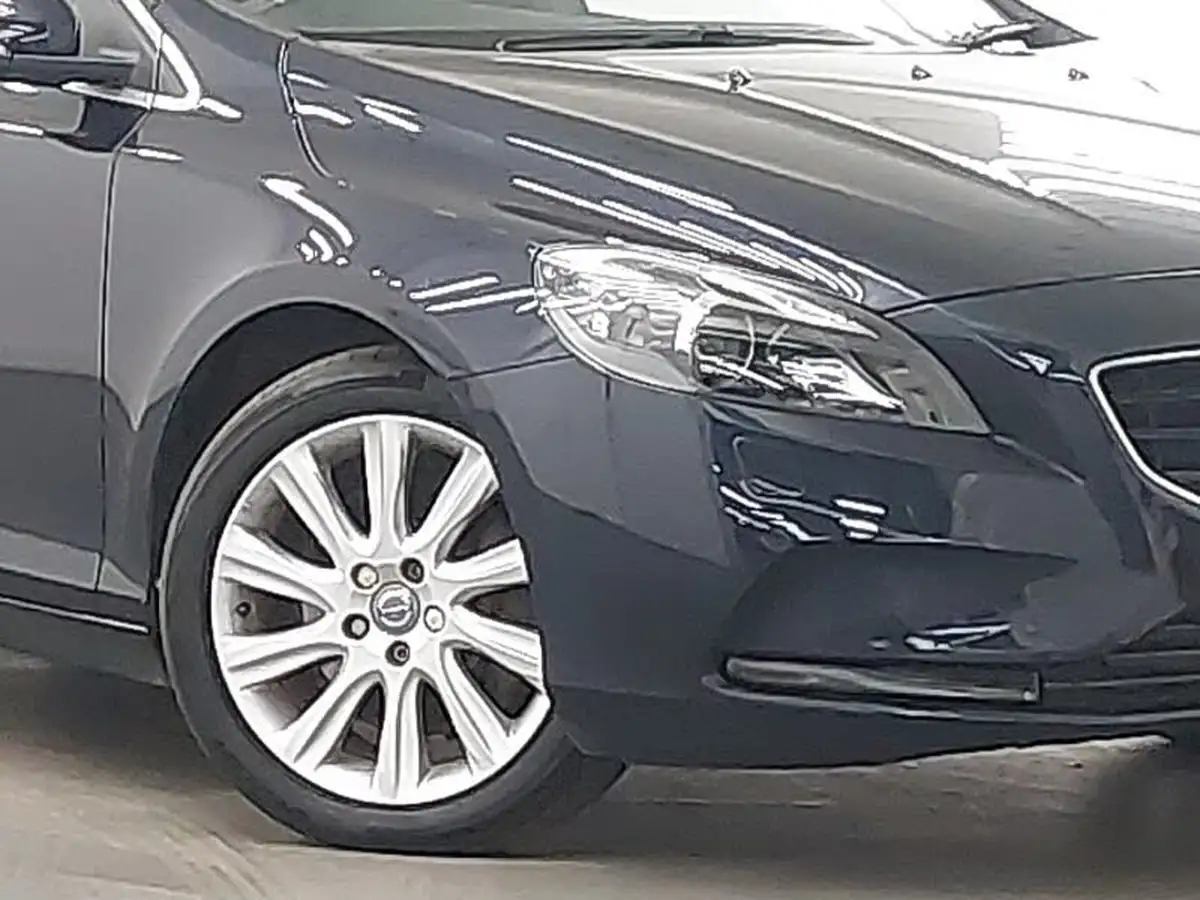 2016-volvo-v40-20td-d4-se-lux-big-8