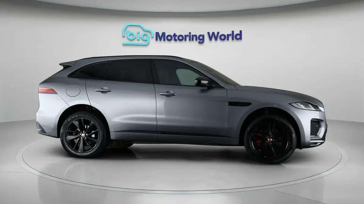 2022-jaguar-f-pace-20-p250-r-dynamic-black-big-8