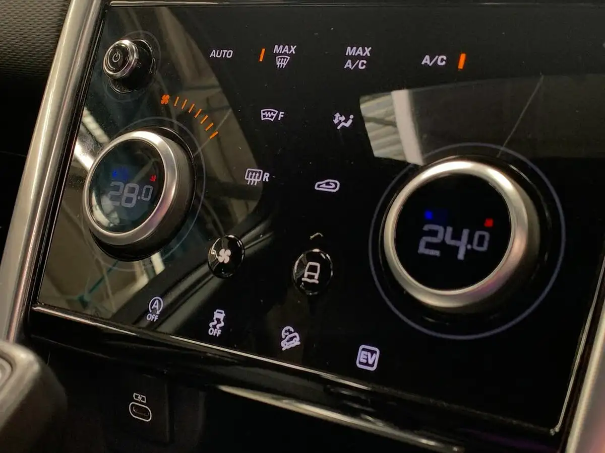 2022-land-rover-discovery-sport-15-p300e-r-dynamic-se-big-21
