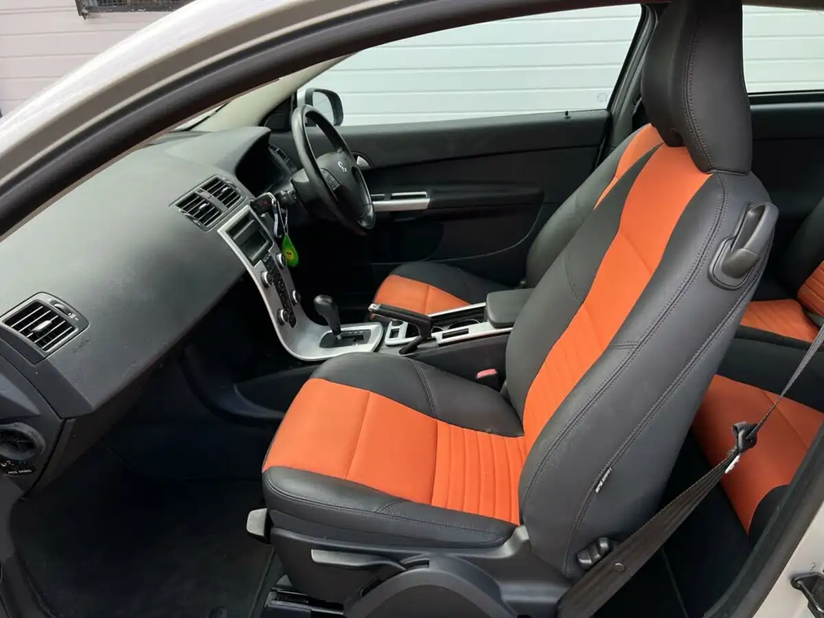 2010-volvo-c30-20td-se-hatchback-3d-powershift-big-12