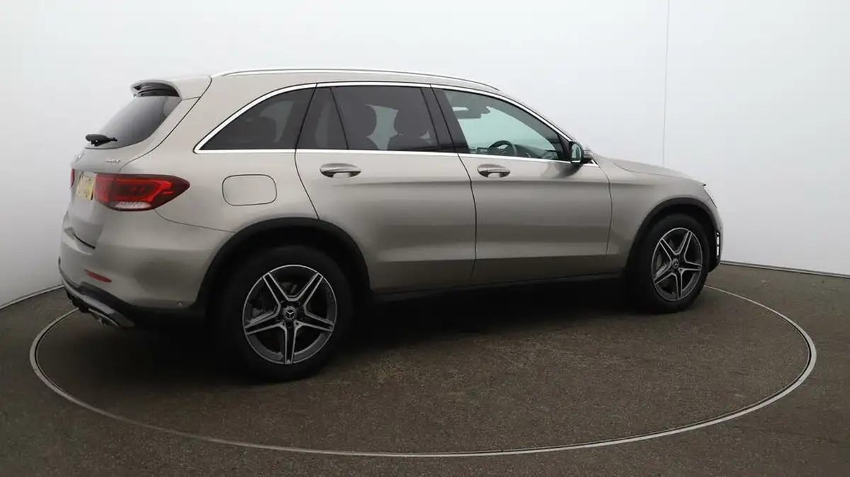 2021-mercedes-benz-glc-class-20d-glc220d-amg-line-station-wagon-5d-1950cc-4matic-plus-big-51