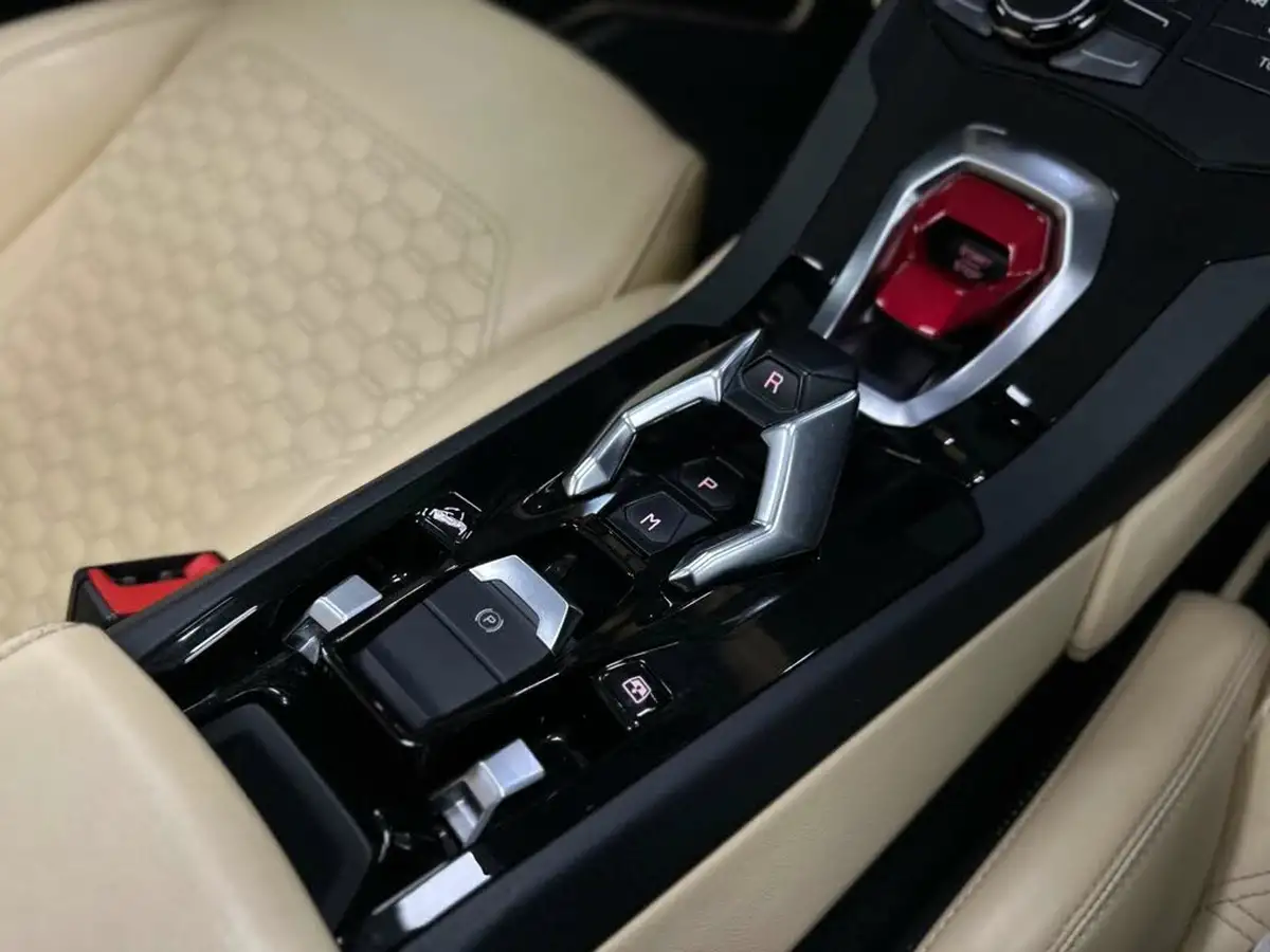 2016-lamborghini-huracan-52-lp-610-4-spyder-big-47