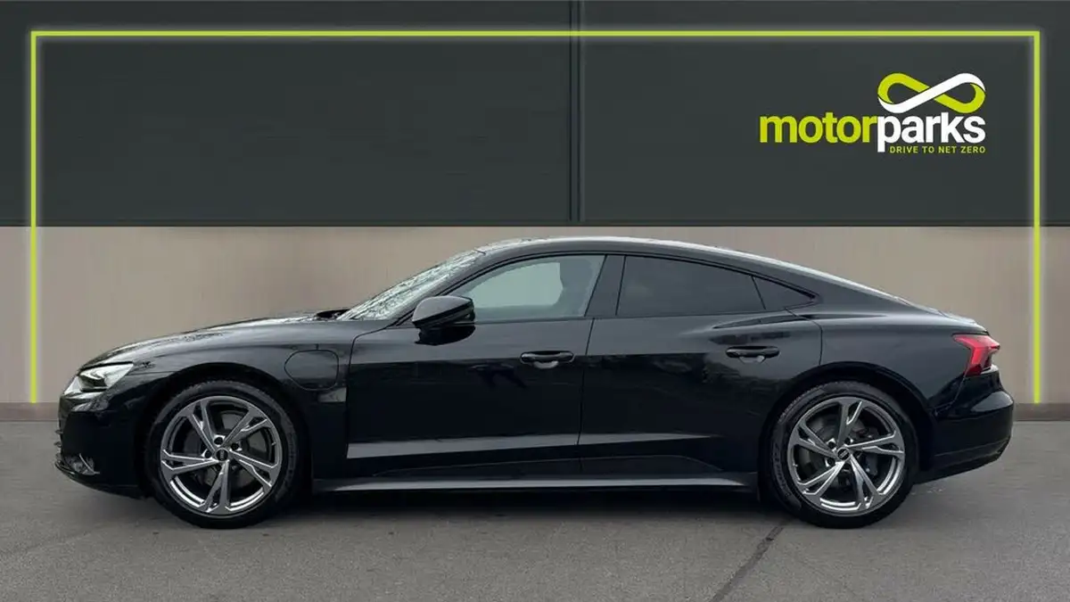 2023-audi-e-tron-gt-e-big-5