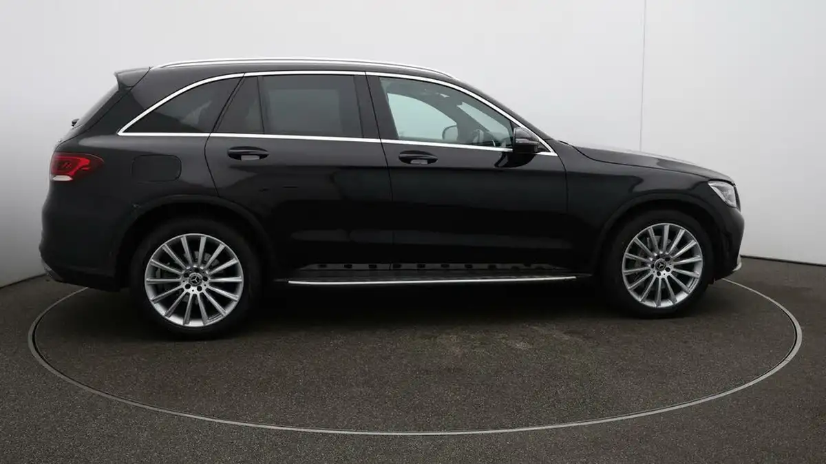 2020-mercedes-benz-glc-class-20d-glc300d-amg-line-premium-station-wagon-5d-big-50