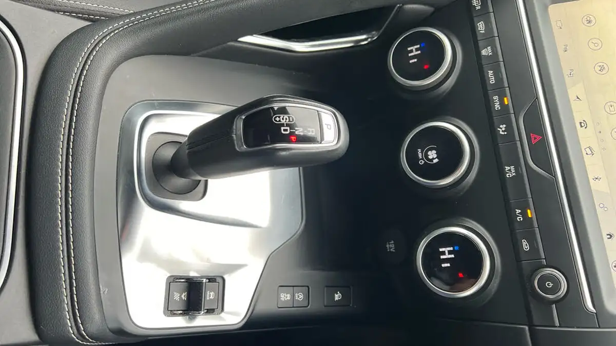 2019-jaguar-e-pace-20-i4d-r-dynamic-se-180ps-awd-auto-big-12