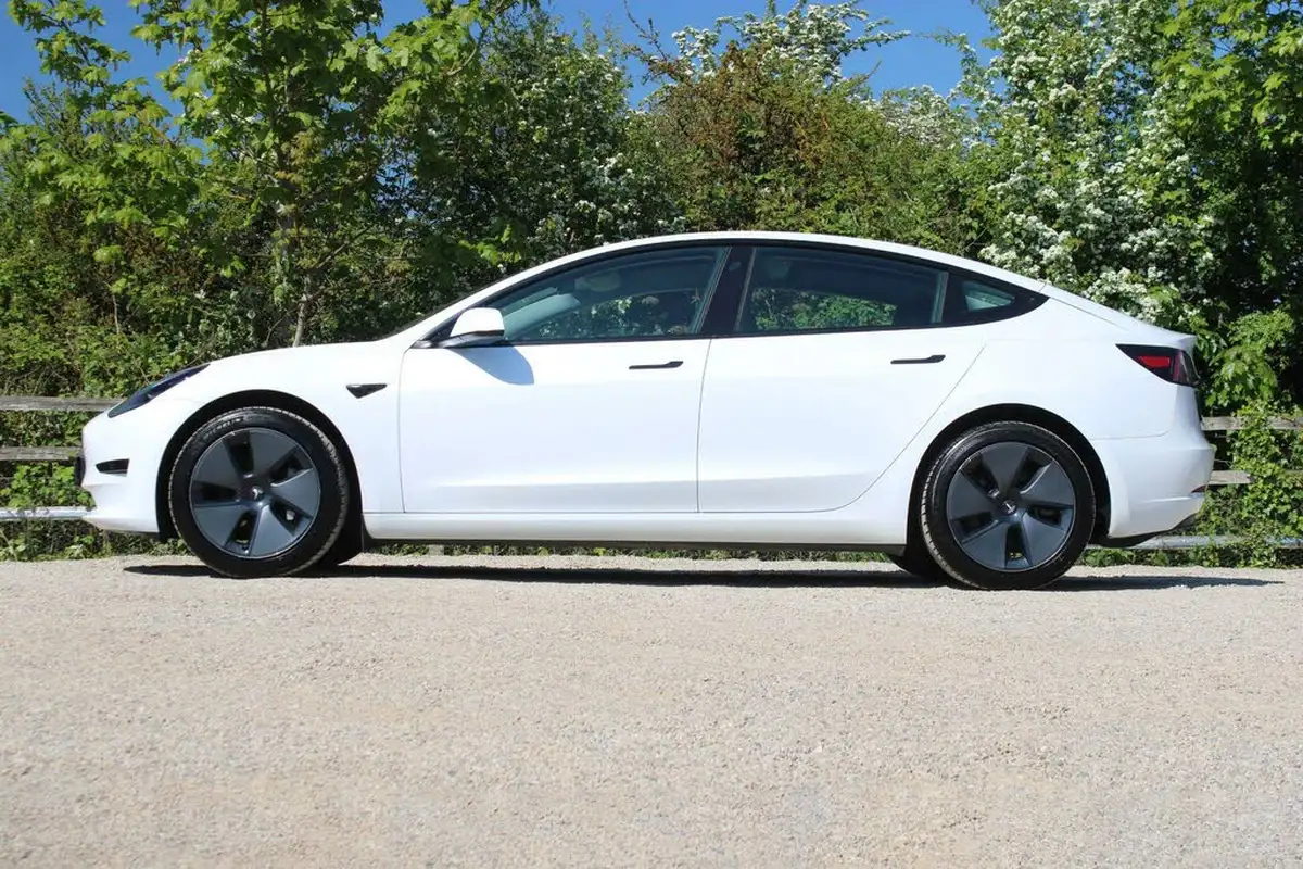 2021-tesla-model-3-e-standard-plus-big-17