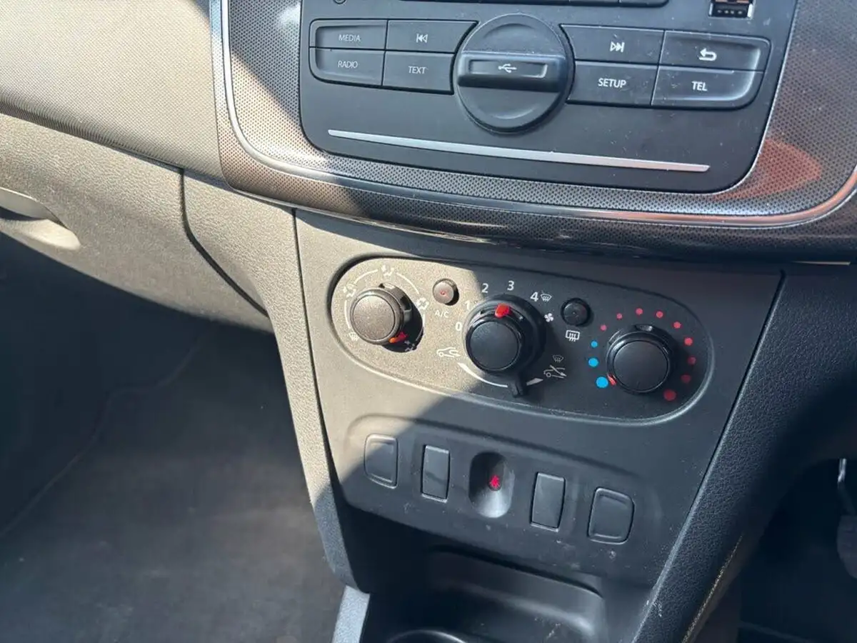 2017-dacia-sandero-stepway-09-tce-ambiance-big-26