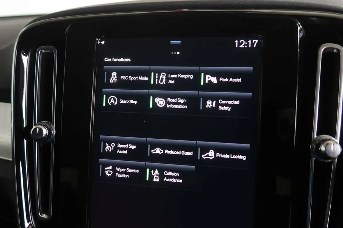 2021-volvo-xc40-15-t3-momentum-161bhp-big-17