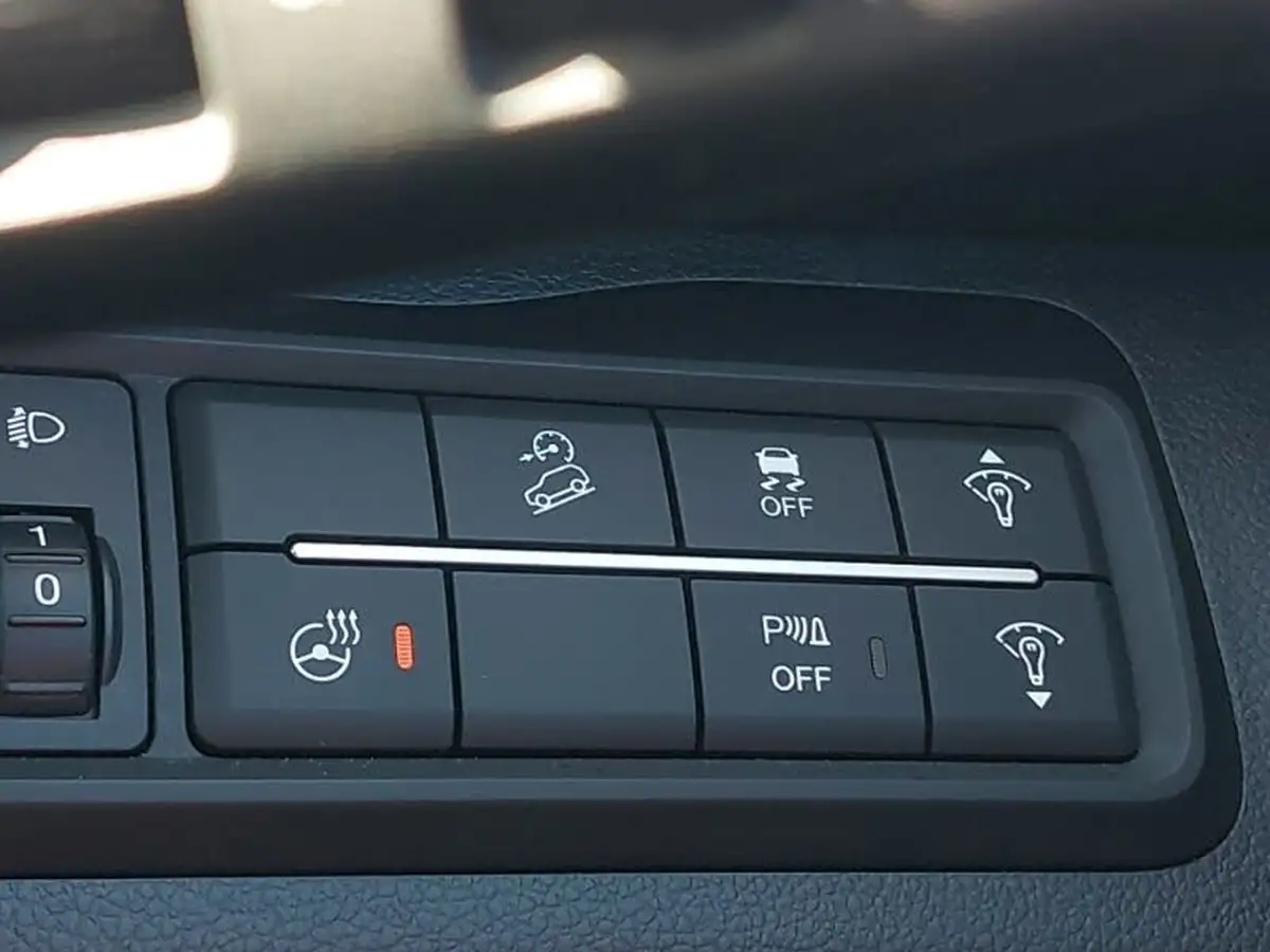 2024-kgm-ssangyong-tivoli-15-k40-auto-big-18