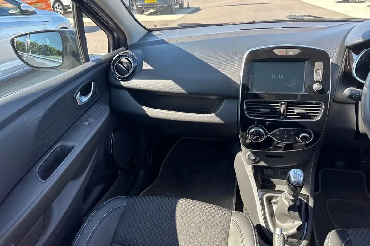 2018-renault-clio-12-tce-dynamique-s-nav-big-19