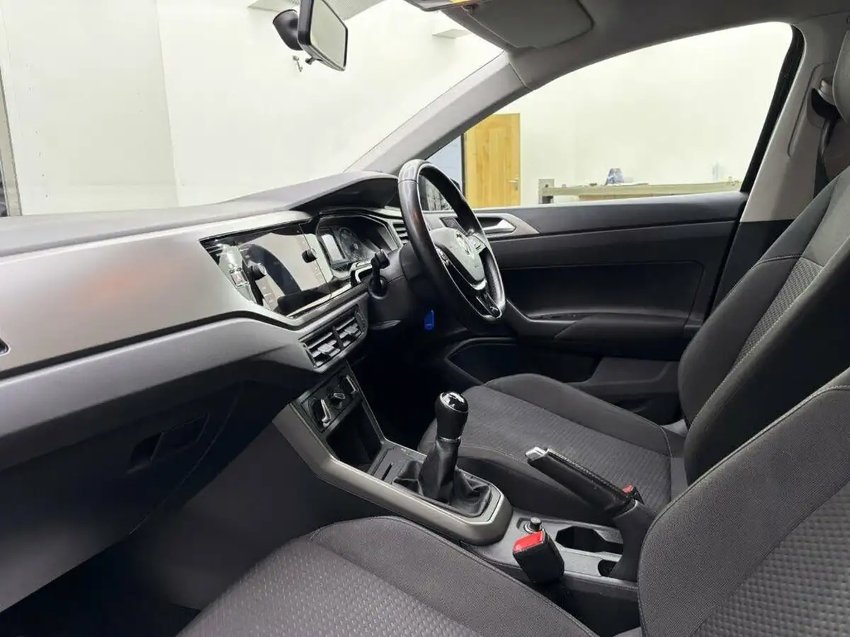 2021-volkswagen-polo-10-tsi-match-big-16