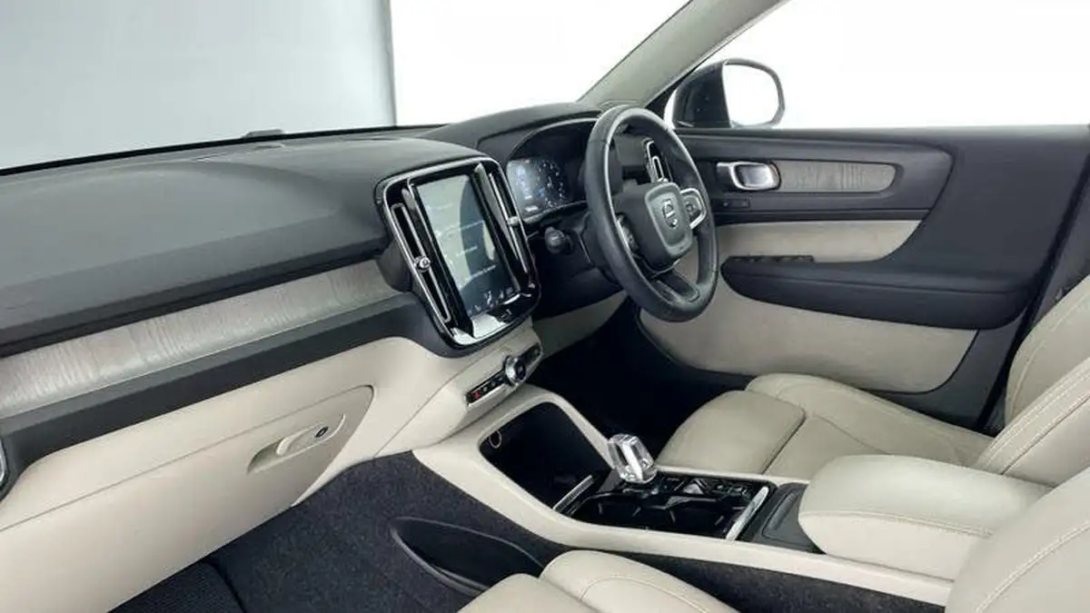 2020-volvo-xc40-15-t3-inscription-pro-geartronic-big-1