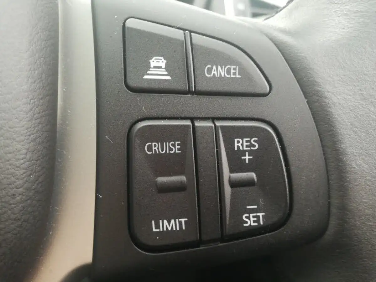 2023-suzuki-s-cross-15-ultra-allgrip-big-12