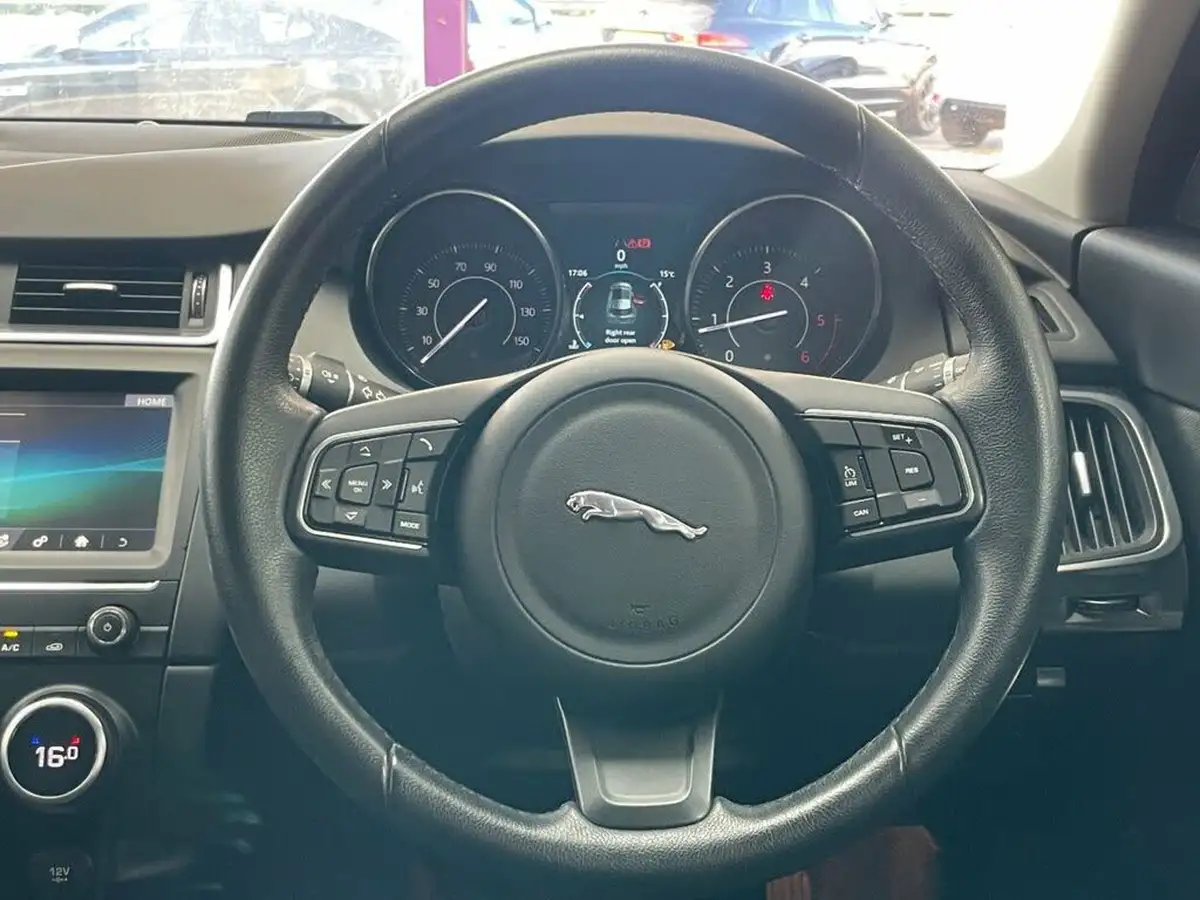 2019-jaguar-e-pace-20-i4d-150ps-big-32