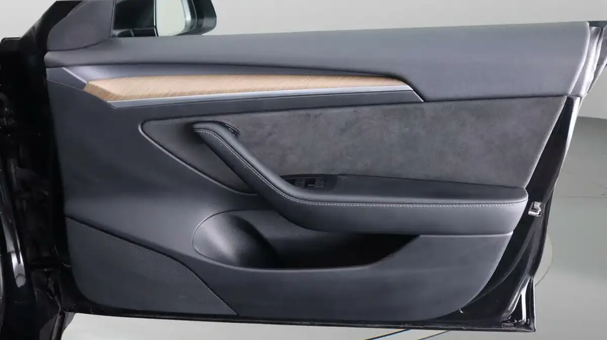 2021-tesla-model-3-e-long-range-4x4-big-15