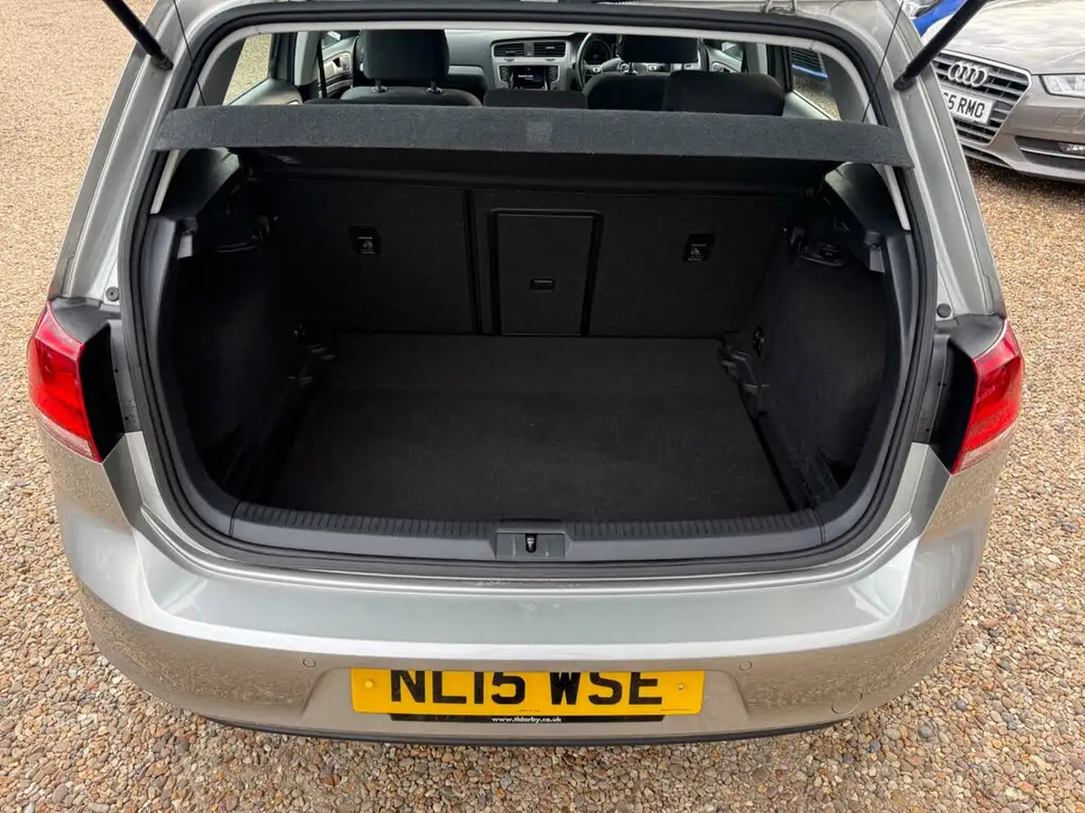 2015-volkswagen-golf-16tdi-match-105ps-bmt-ss-5d-big-14