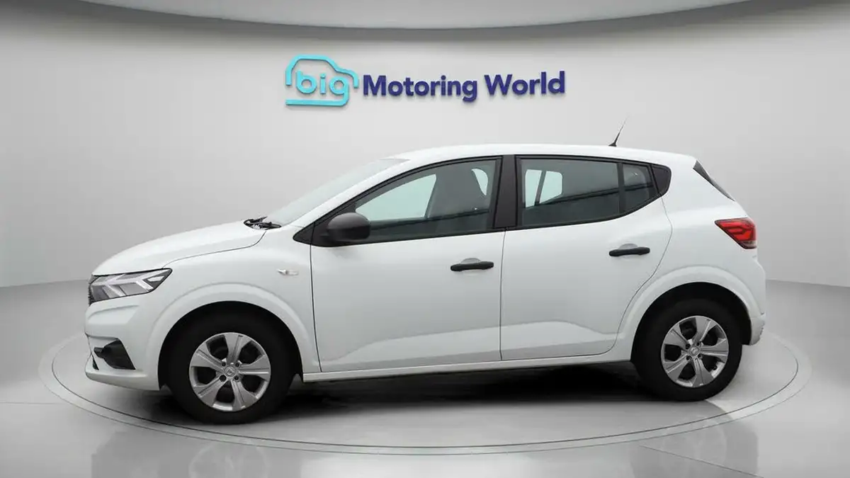 2022-dacia-sandero-10-sce-essential-big-4