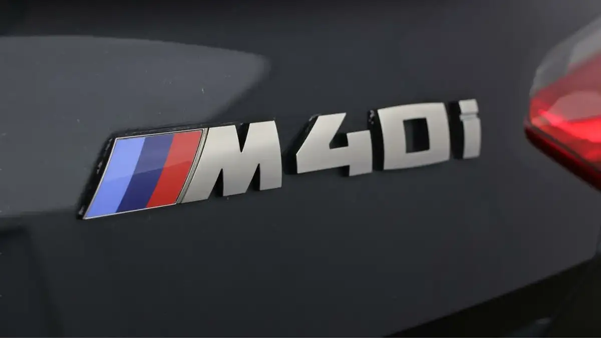 2021-bmw-z4-30-m40i-big-21