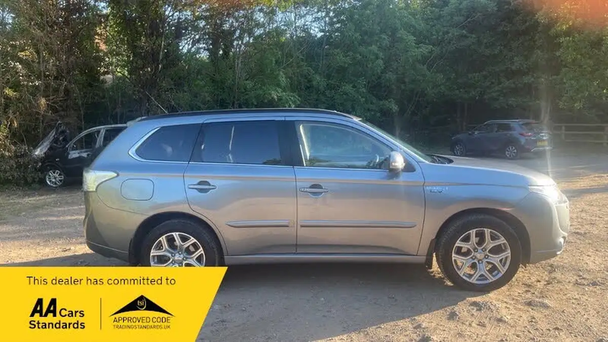 2014-mitsubishi-outlander-20-gx4h-big-5