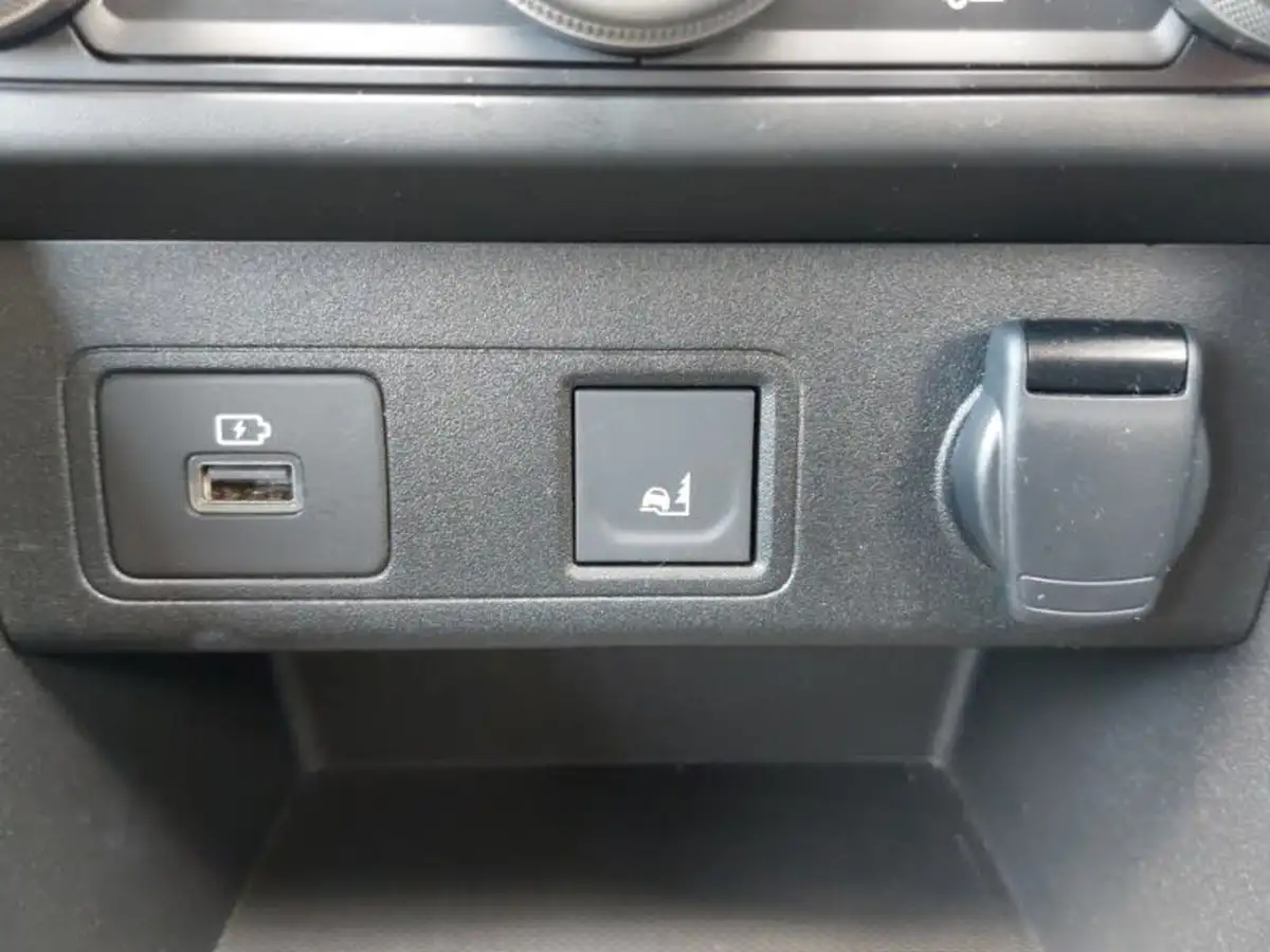 2024-dacia-sandero-stepway-10-tce-extreme-90bhp-big-17