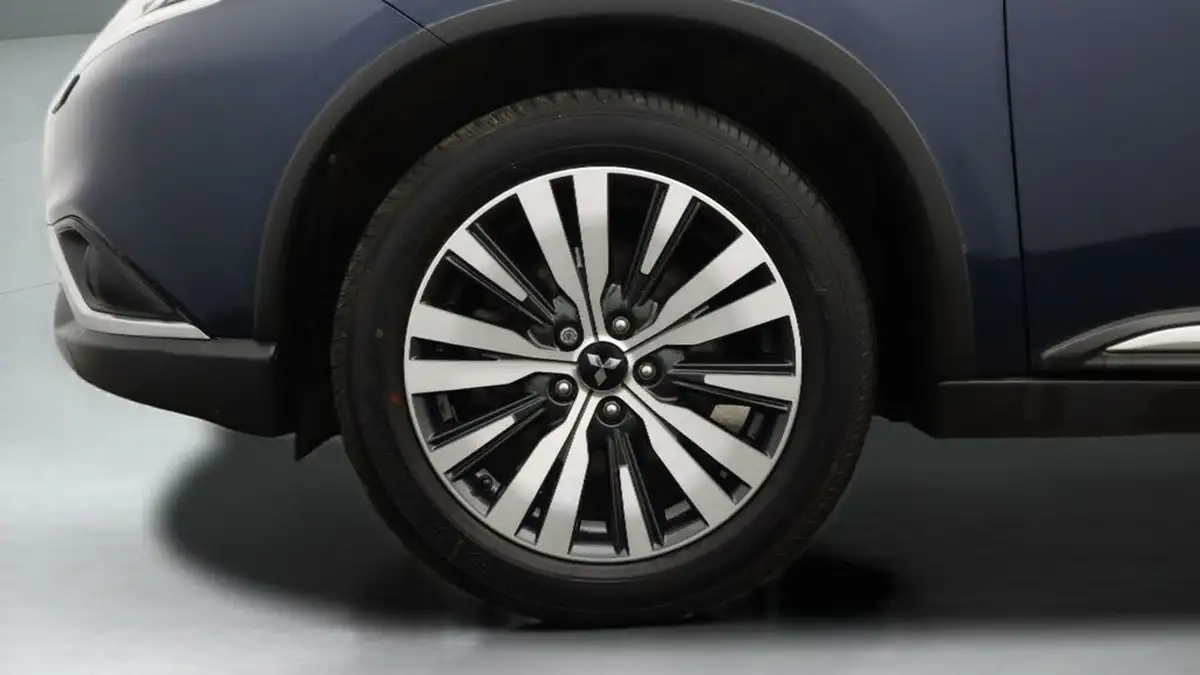 2020-mitsubishi-outlander-20-exceed-big-18