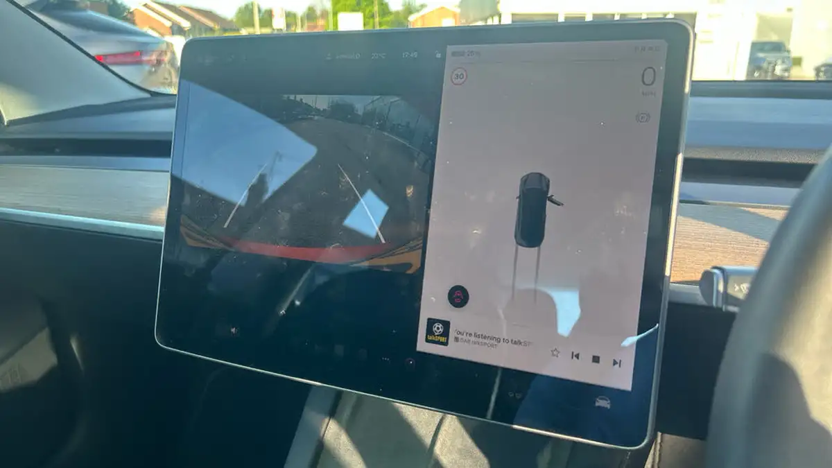 2020-tesla-model-3-e-long-range-big-11
