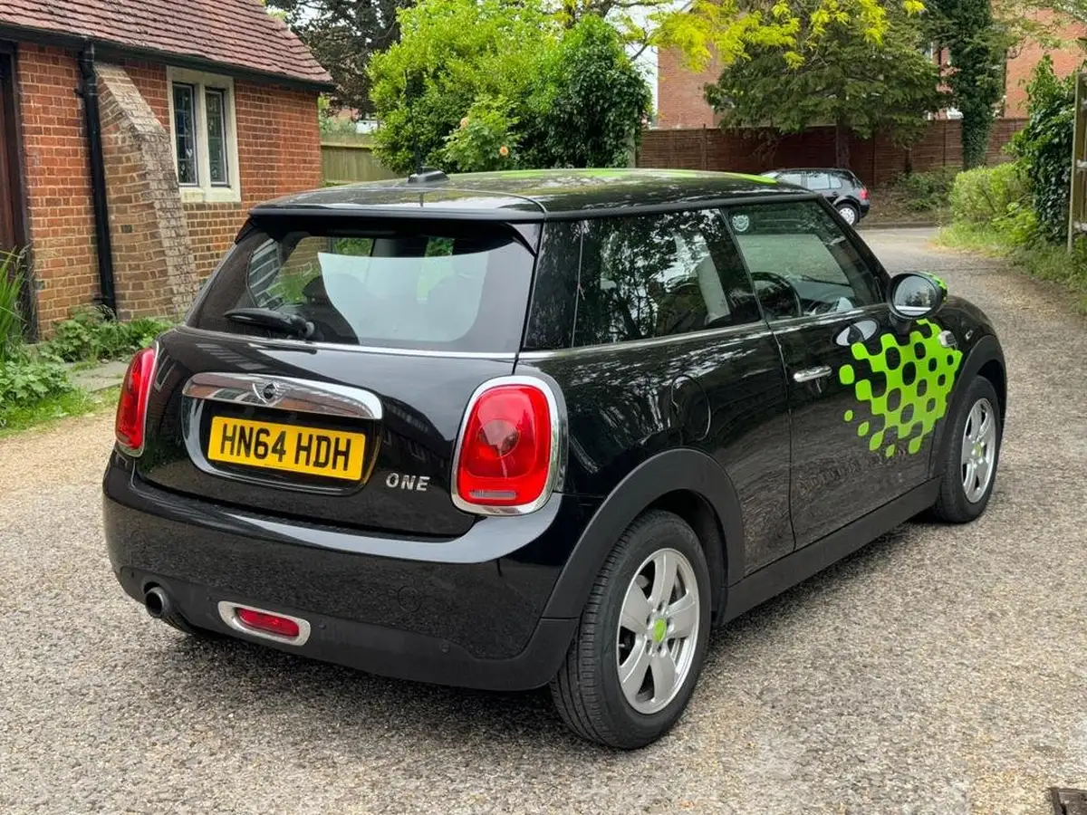 2014-mini-cooper-12-one-media-xlss-3d-big-10