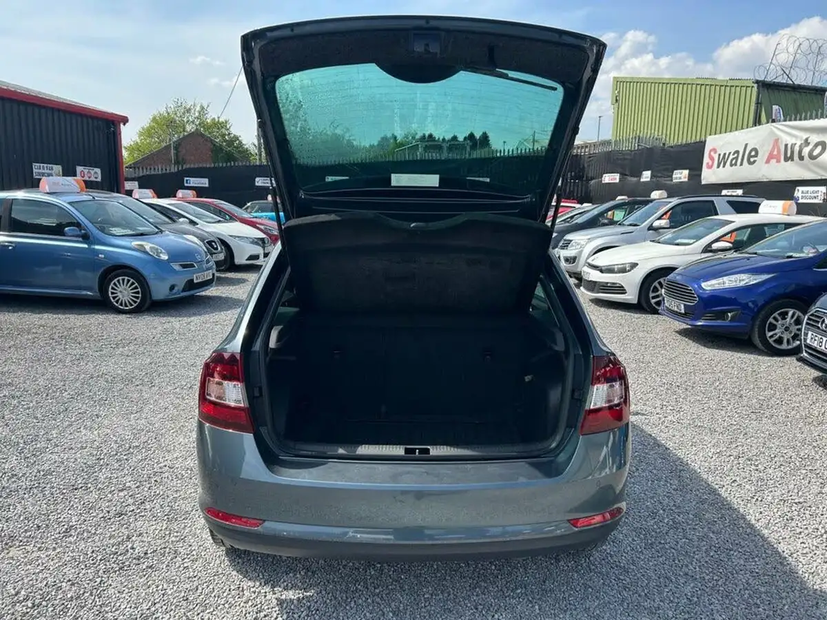 2015-skoda-rapid-spaceback-12-tsi-se-sport-big-8