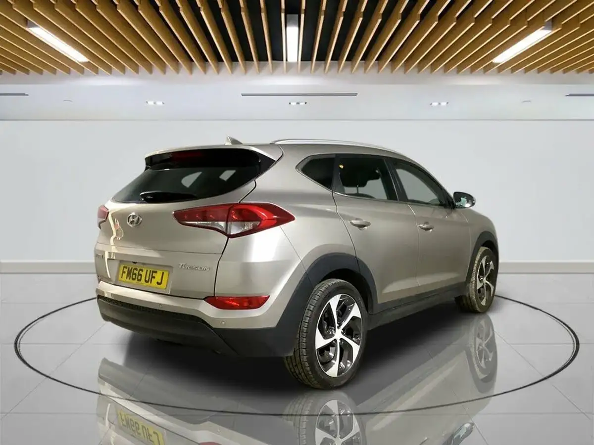 2017-hyundai-tucson-17crdi-blue-drive-premium-141ps-dct-big-8