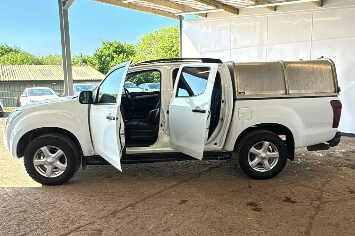 2016-isuzu-d-max-25td-utah-huntsman-big-9