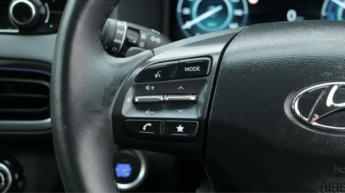 2021-hyundai-kona-16-gdi-premium-hybrid-big-24