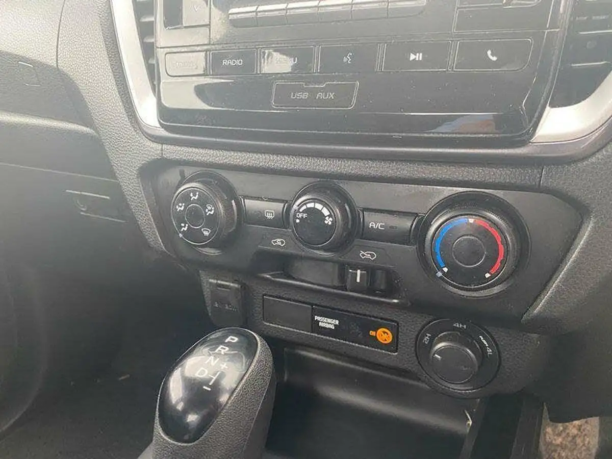 2023-isuzu-d-max-19td-dl20-double-auto-big-17