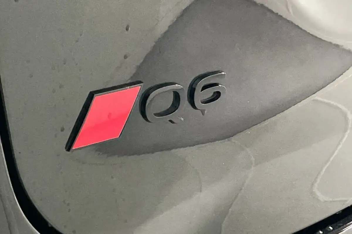 2024-audi-q6-e-tron-big-49
