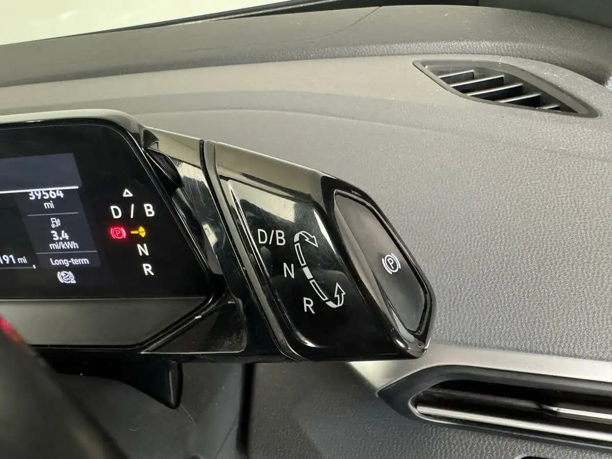 2021-volkswagen-id4-e-first-edition-big-28